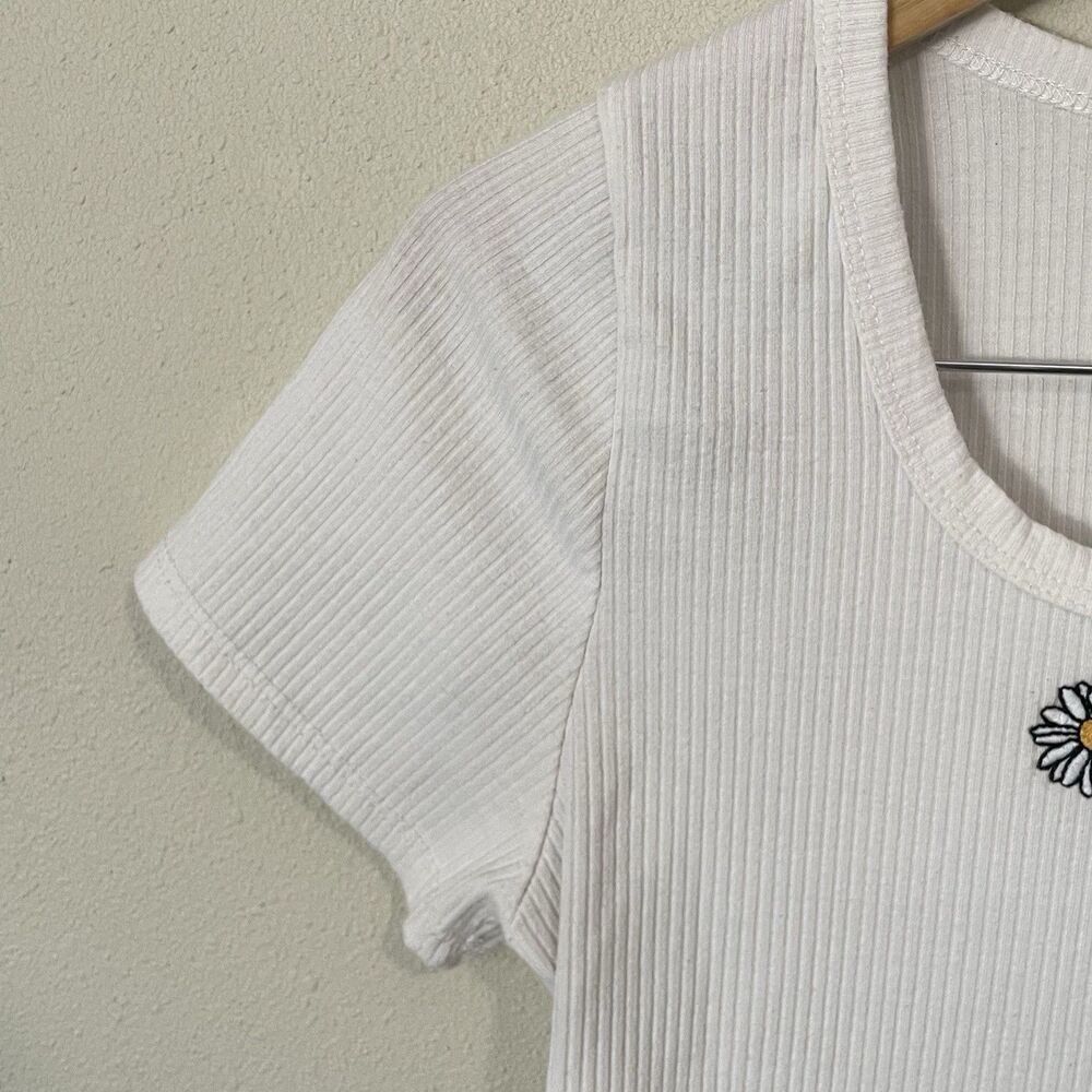 Caution to the Wind White Ribbed Baby Tee Cropped Shirt Daisy y2k Scoop Neck 90s - Picture 3 of 6